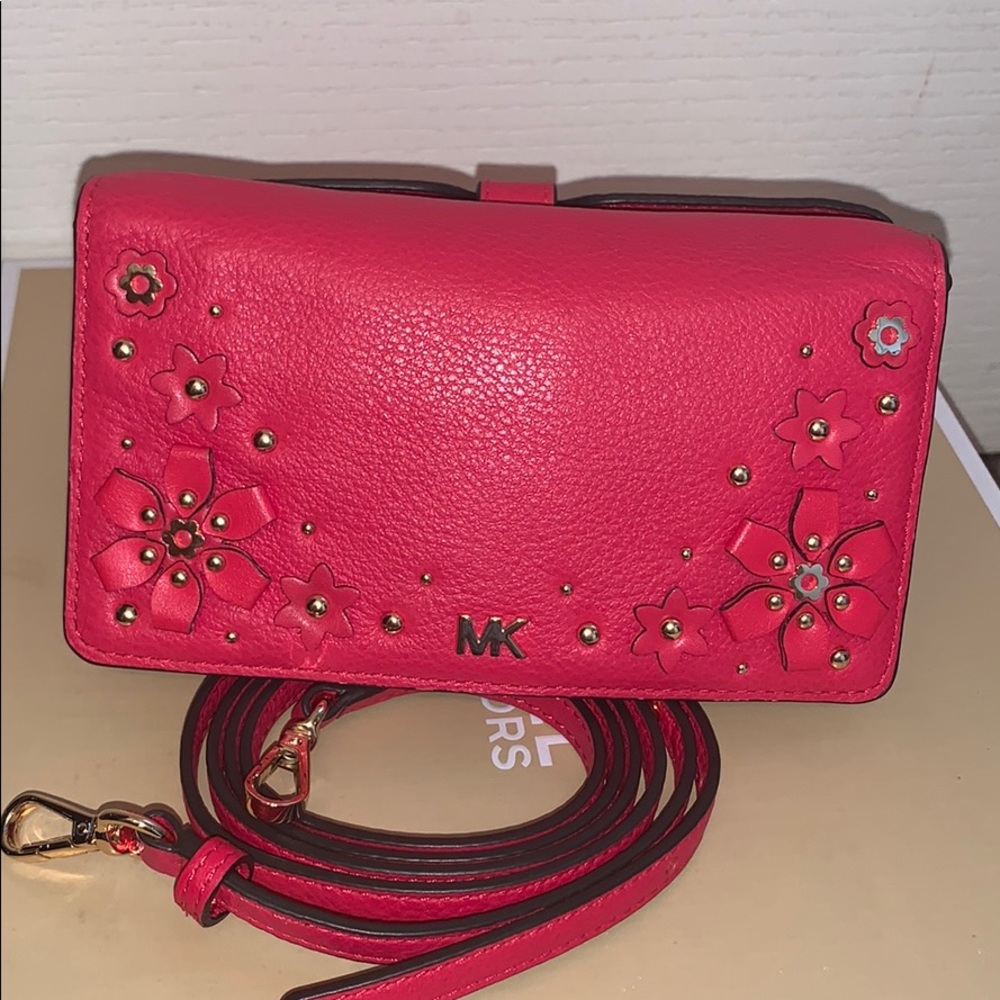 Beautiful 😍 MICHAEL KORS Deep  Pink embellished floral crossbody 🌺🌺🌺